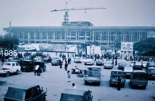 西安火车站面皮保留修旧如旧帽檐回归