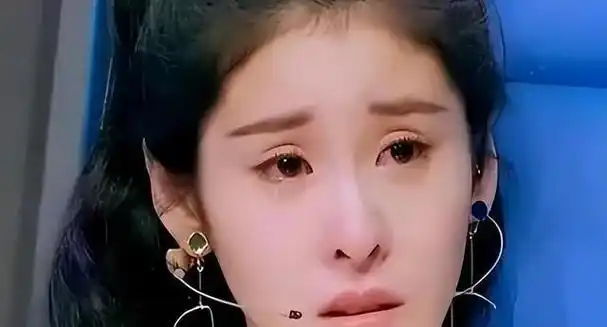 张碧晨在最美好的年华为华晨宇生下了孩子,尽管每个人都为她心疼,但她