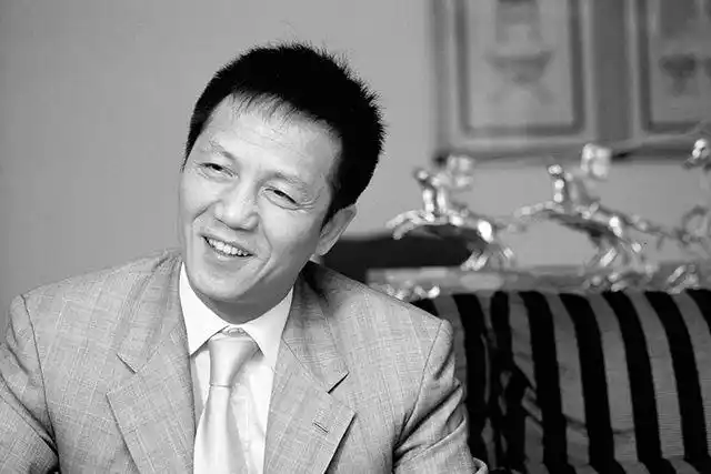 "混世魔王"周正毅:从棚户区地痞到"上海首富",给牢房装空调