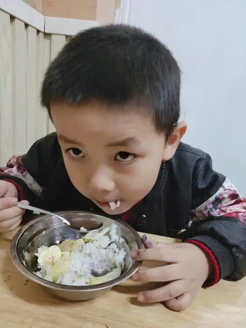 大口吃饭,身体棒棒!