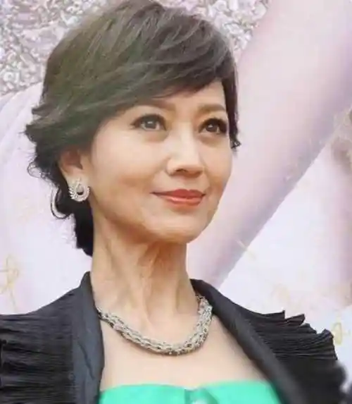 中老女星素颜揭秘:真实模样与普通人无异?