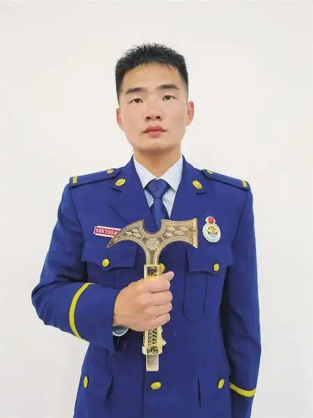 退伍不褪色的"全优学员"|东京奥运会|单杠|消防员|戈壁_网易订阅