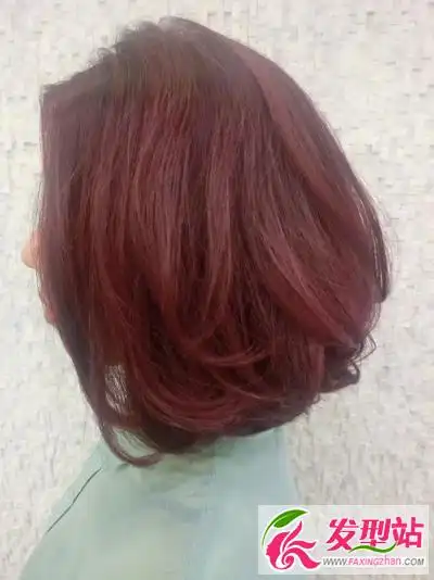 中年女士短发发型设计时尚显年轻短发发型图片3