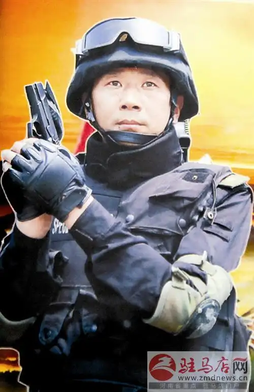 席栓柱:反恐特战训练领头雁