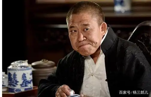 反派演员用他们精湛的演技,全身心地投入到演一个坏人的角色中,把一个