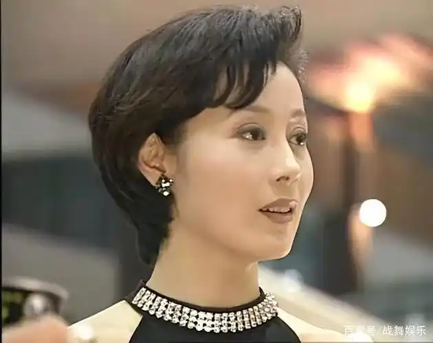 邬倩倩:嫁给刚离婚的尤小刚,十几年相伴无子女,离婚独居也轻松