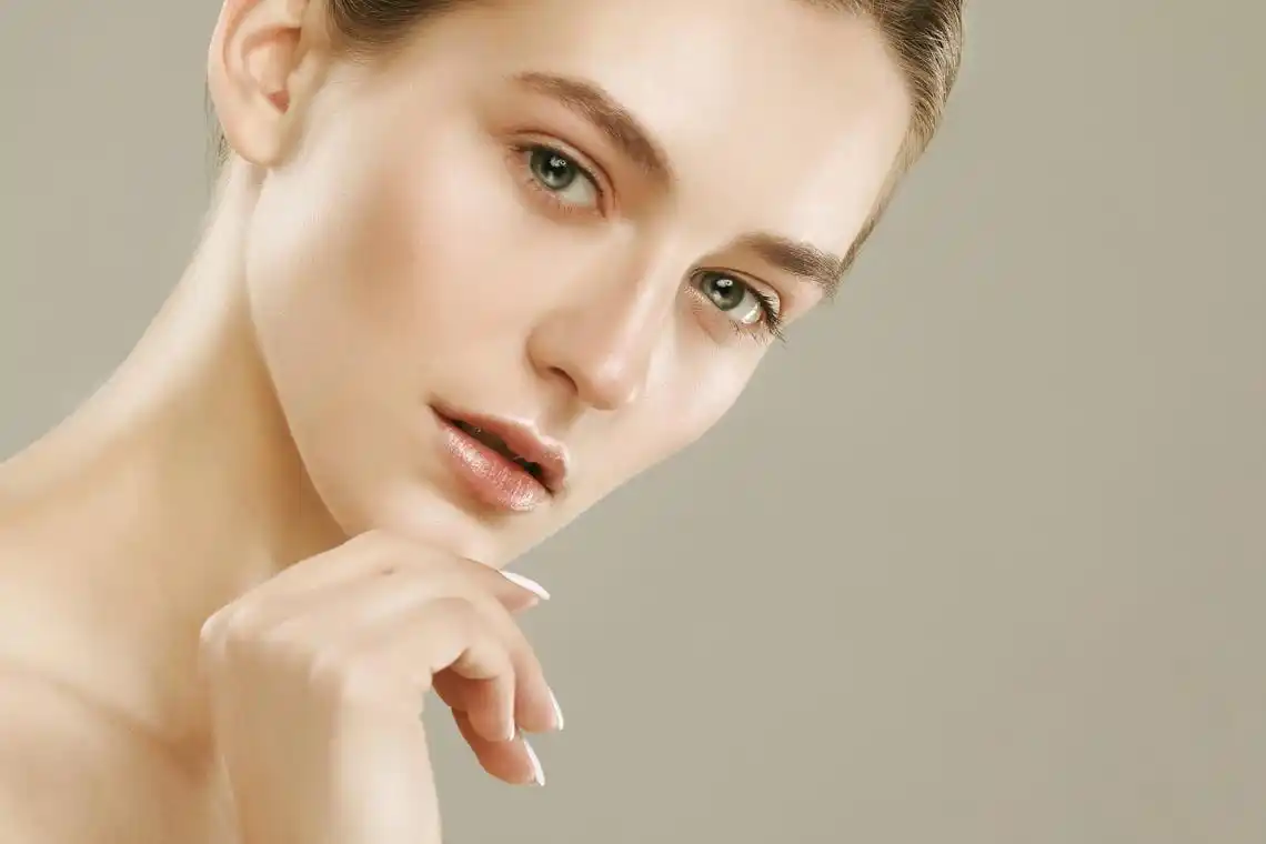 每个人都希望拥有白皙透亮的肌肤,但很多人天生黄皮肤,是不是就