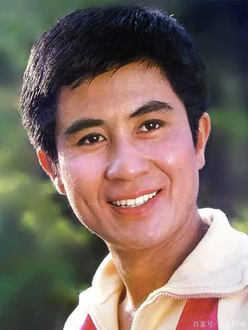 20位八十年代人气男影星:周里京,唐国强,朱时茂,宝珣,卢君