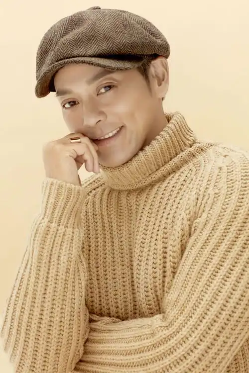 莫少聪为新歌拍摄写真 展现气质轻熟男魅力