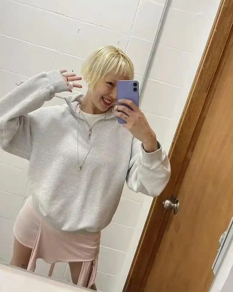 泫雅新造型 金色超短发怎么样?