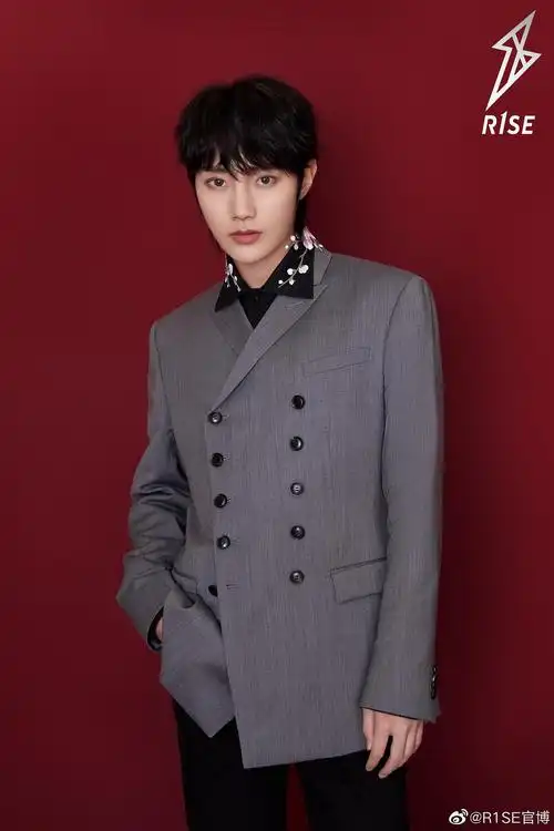 r1se刘也|2019年官博公式照收集〔施工完毕