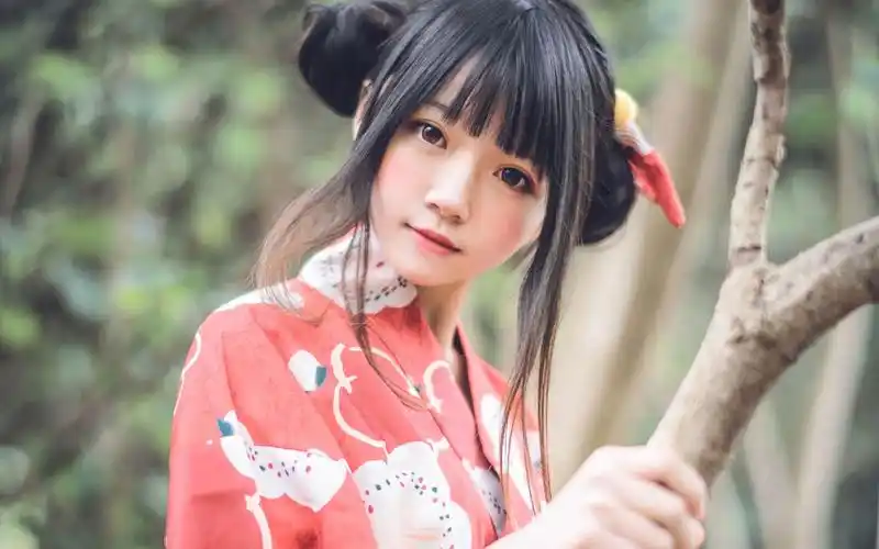 超可爱丸子头和服小萝莉室外写真