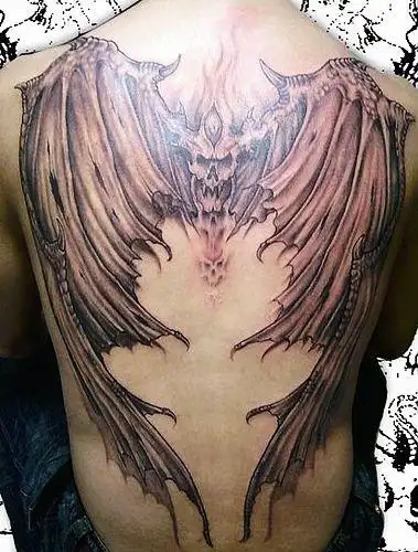 武汉最好的纹身店:满背恶魔翅膀纹身图案图片