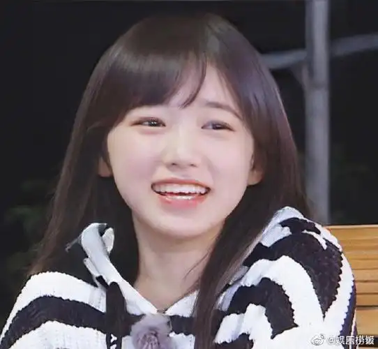 宋亚轩问自己女装漂亮吗