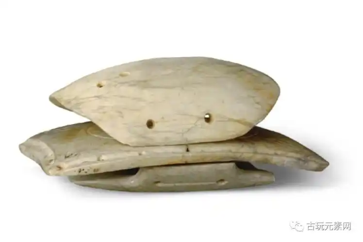 从凌家滩墓葬出土玉器看先人的精神崇拜