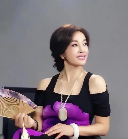 事实证明73岁还风韵犹存的四婚刘晓庆才是真正的人生赢家