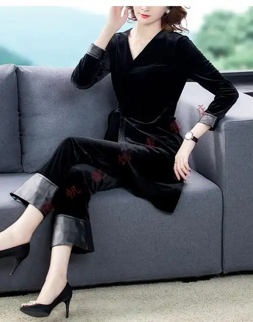 轻奢高档时尚早秋季新款气质妈妈金丝绒套装女高端减龄洋气显瘦两件套