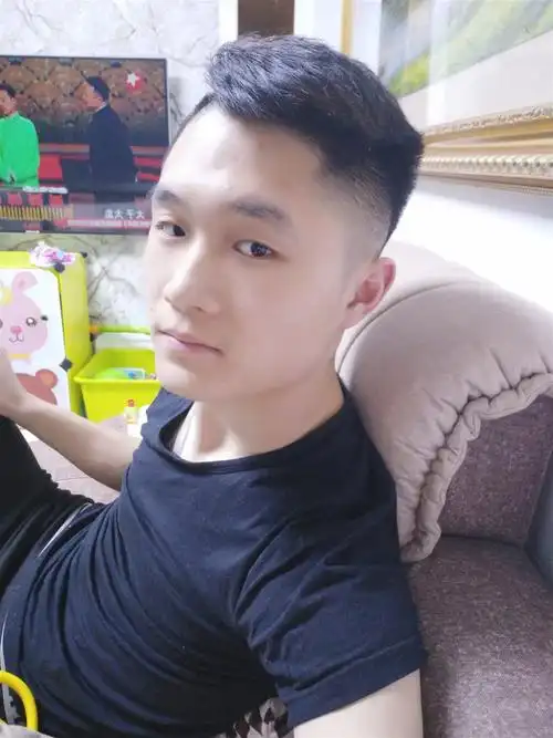 【帅男秀场】柏坤 26岁 水瓶座 服装