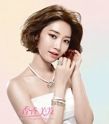 头发少的女人符合什么短发 短发头发少如何做新娘头