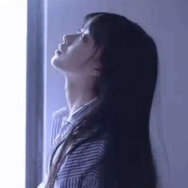 清冷霸气侧脸长发气质御姐女头 孤傲冷艳的不易撞小众微信女头_女生