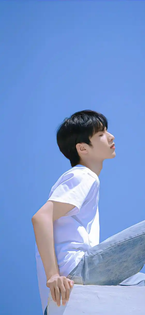 【来自微博:tea-krisy】 #刘耀文# #时代少年团刘耀文# #壁纸# #手机