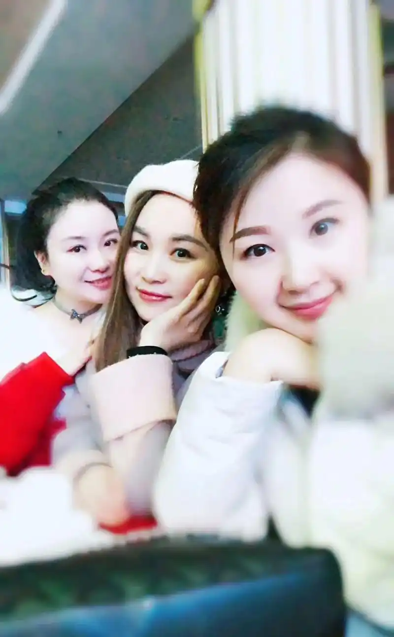 作品描述:我爱的女人永远只有闺蜜,一起变成可爱的老太太!@d - 抖音