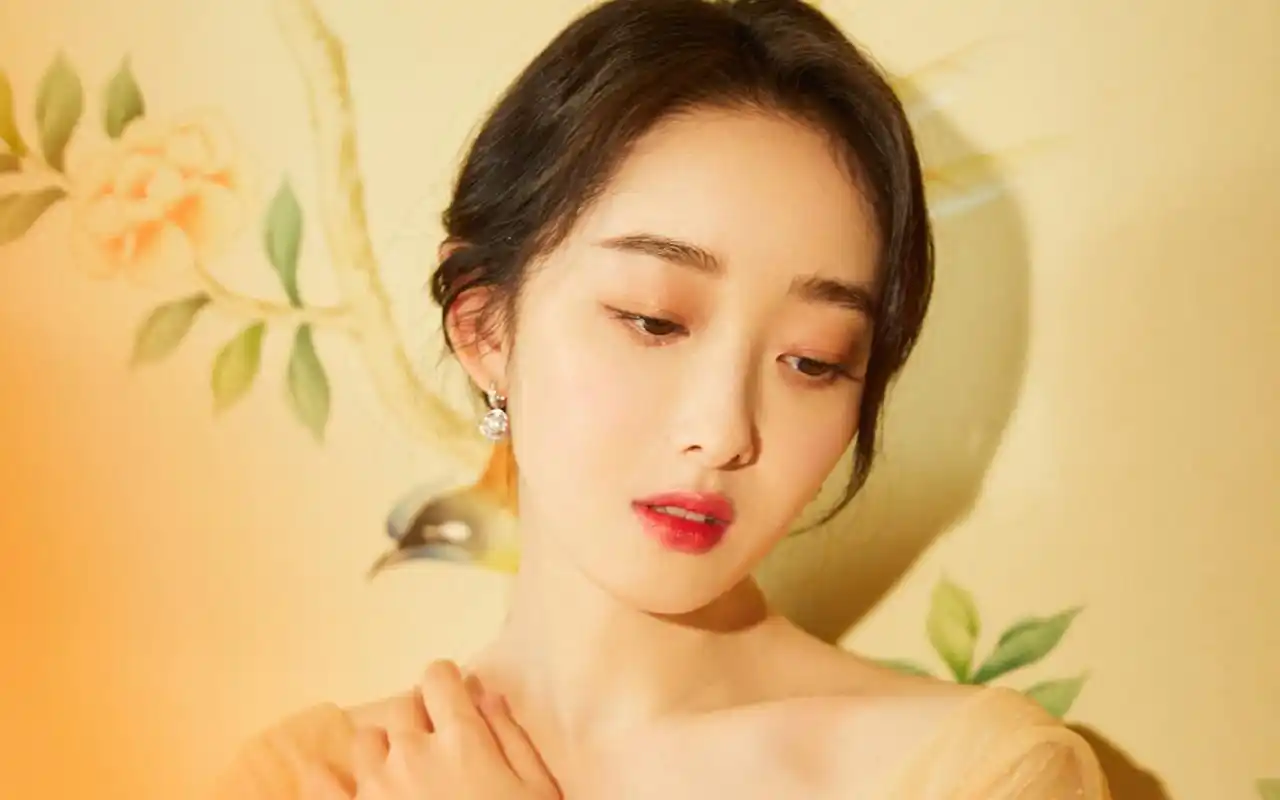 蒋梦婕清新优雅写真图片桌面壁纸