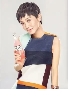 杨洋郭采洁rio鸡尾酒开启双代言人模式