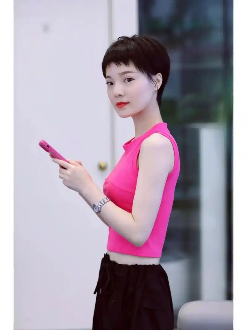 夏天减龄超短发,方圆脸也适合的一款推荐 女人超过30岁一定要尝试一下