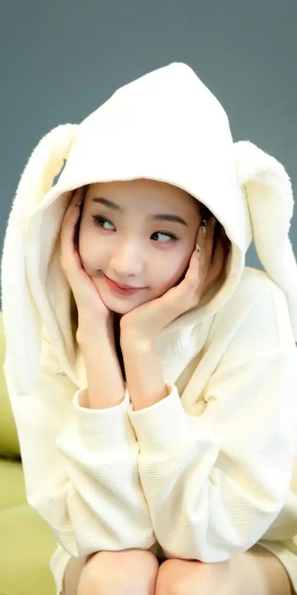 张艺凡萌趣头像壁纸组图