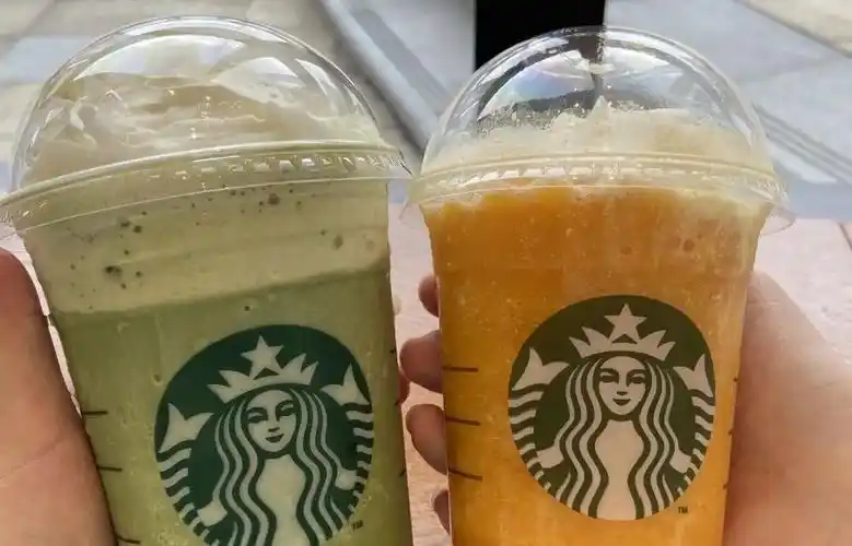 奶茶万物都泛着明亮的光教室里翻开的书籍藏在某个地方偷懒的猫咪影影