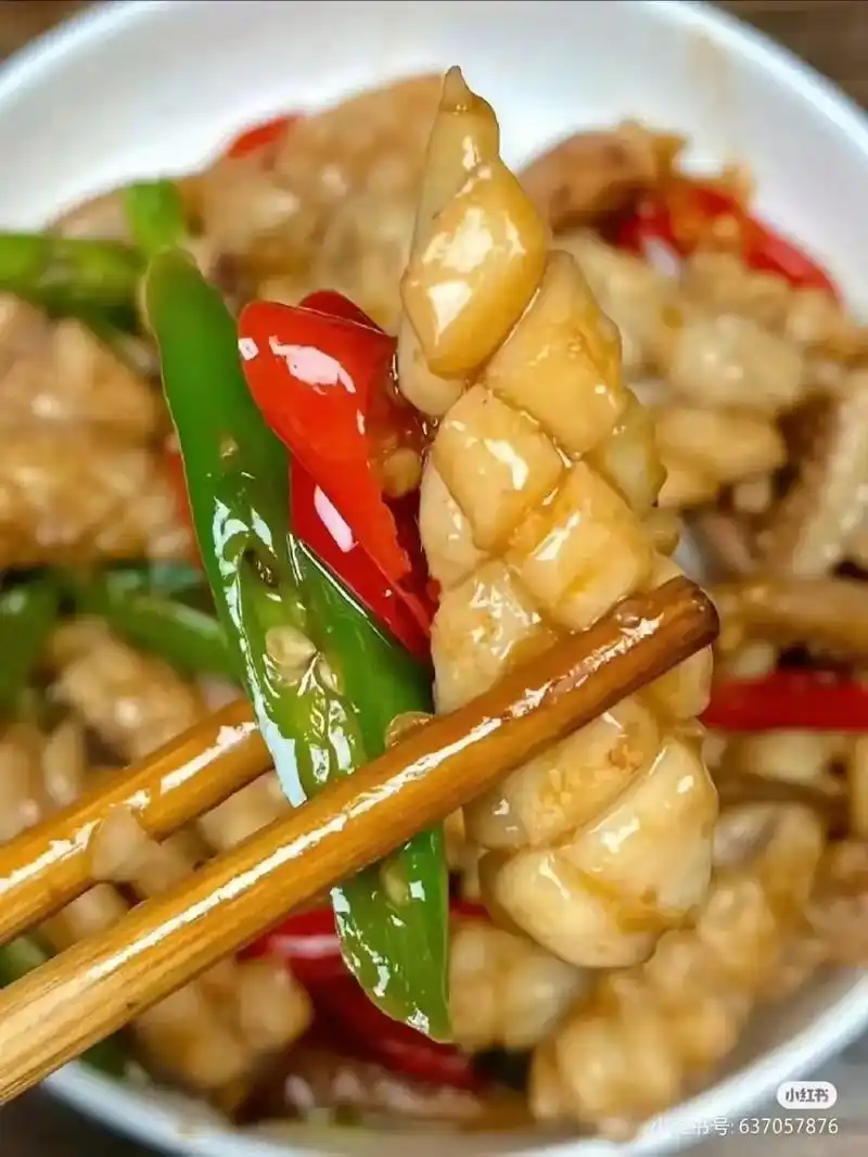 肉质肥美的速冻鱿鱼花!爆精品冷冻鱿鱼花 新鲜捕捞精心切花 去 - 抖音