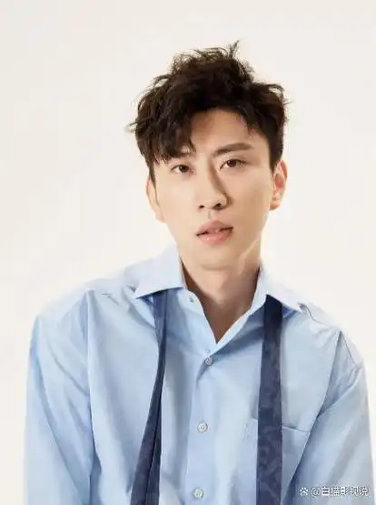 狗剩快跑蒋易喜剧人出身贵人运十足可惜长相太拉垮了