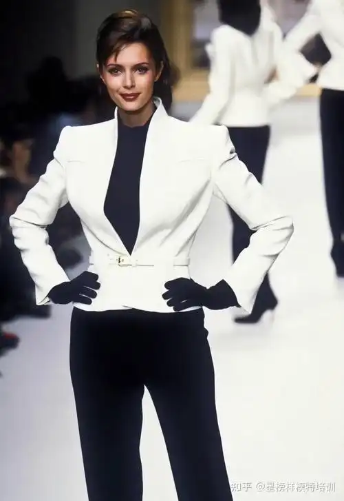 模特走秀姿势教程,西安模特培训