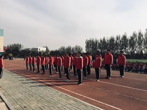 新民市卢家屯学校——赛队形队列 展团队风采