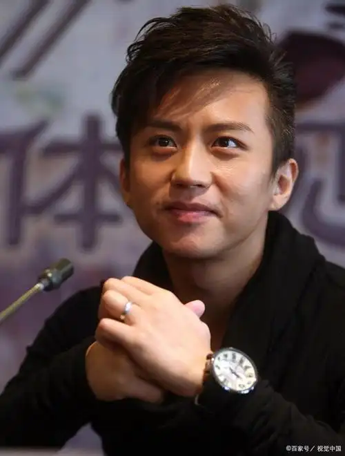 邓超:从叛逆少年,话剧演员到荧幕男神的跨界之路