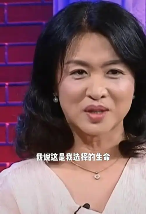 金星称做变性手术只考虑爸妈的感受亲姐被气到早产