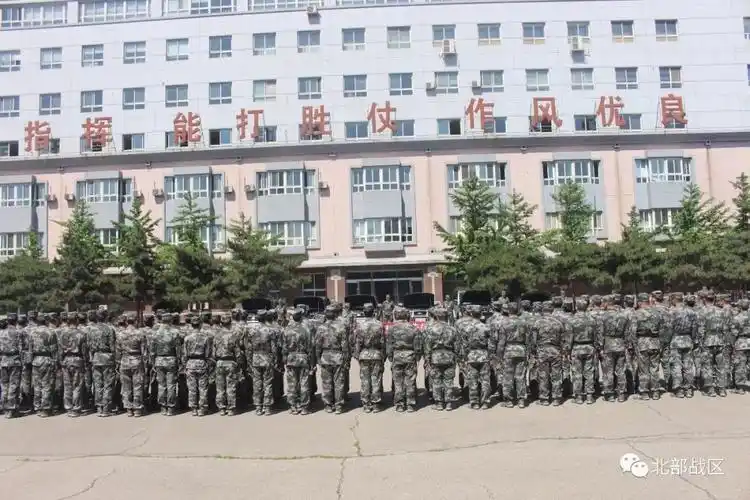 北部战区联合参谋部某部勤务汽车营组织驾驶员开展主题党日承诺签名