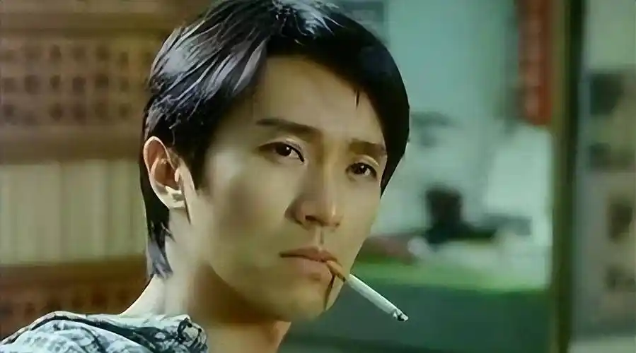 10位明星抽烟姿势吴彦祖帅气张国荣销魂周润发成就经典