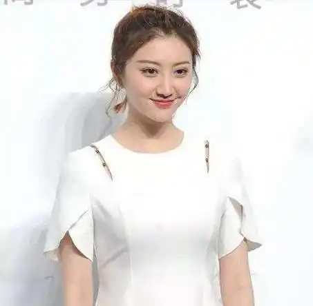 景甜直播截图脸肿憔悴,修图师帮她p掉10斤肉_活动_视频_减肥