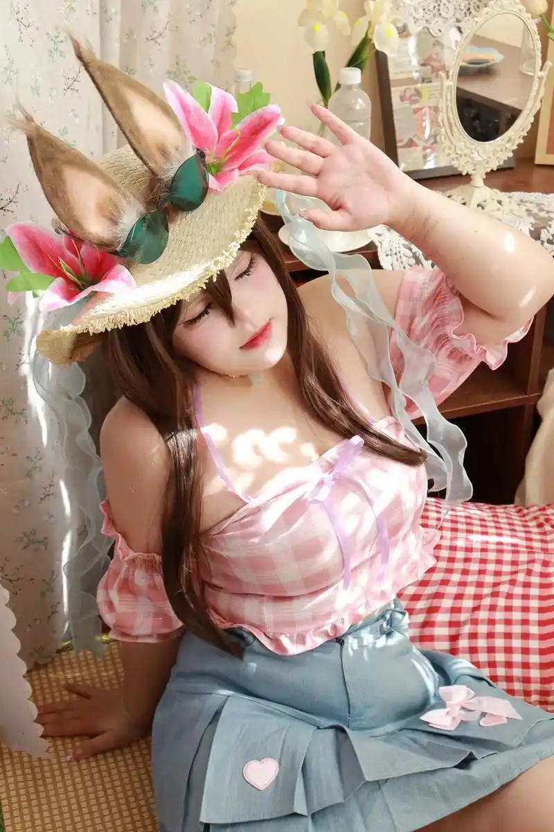 纯欲天花板 #氛围感 #微胖女生 #cos #明日方舟 - 抖音