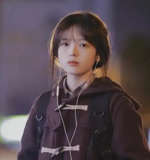 真人女生头像同一人