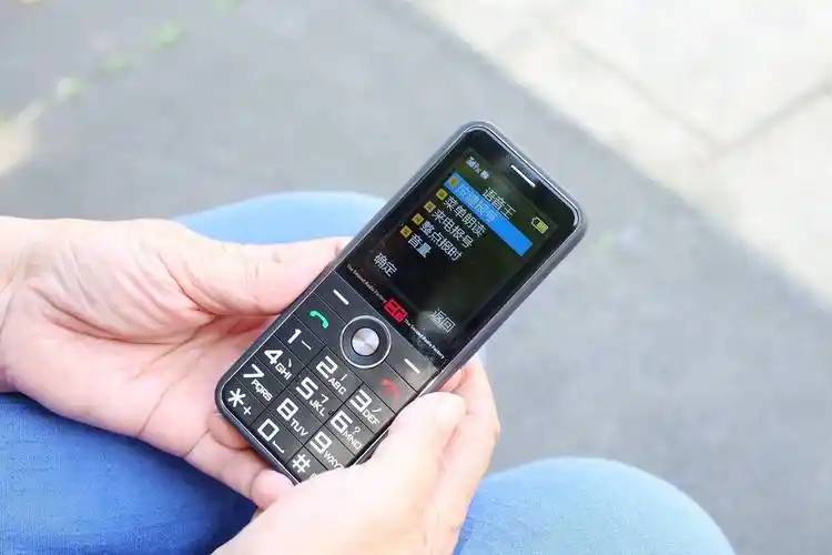 耳聋眼花老人机可以有新选择