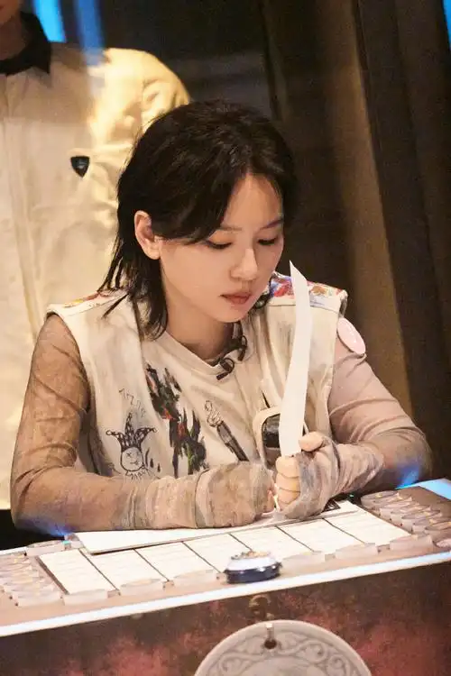 【#密室大逃脱真正的朋友#(上)高清剧照之@周笔畅】智勇双a的笔笔回来