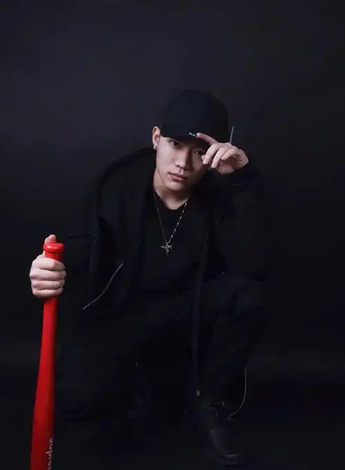 说唱圈又出事贝贝直播剁手指红花会宣布原地解散