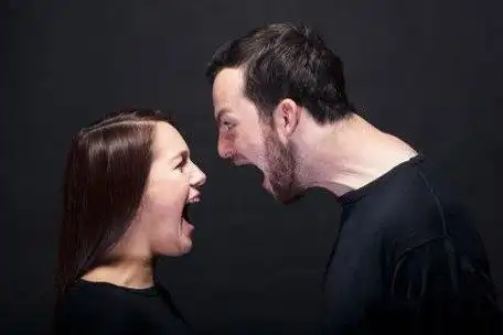 感情不好的风水夫妻经常吵架风水