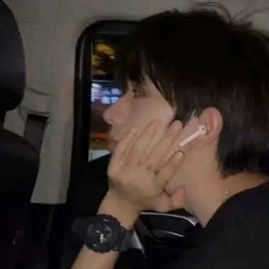 高清好看的男生伤感侧脸帅气头像图片