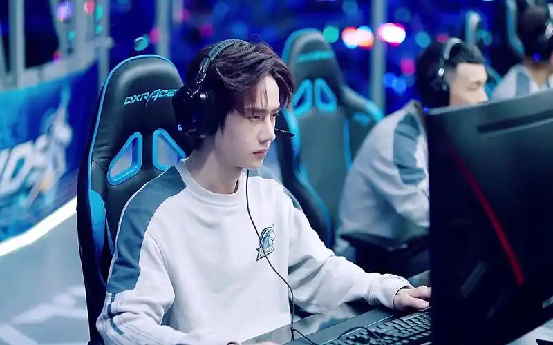 【季向空个人向】电竞战场欺诈师 | 王一博 | 可燃可盐可甜混剪摸鱼