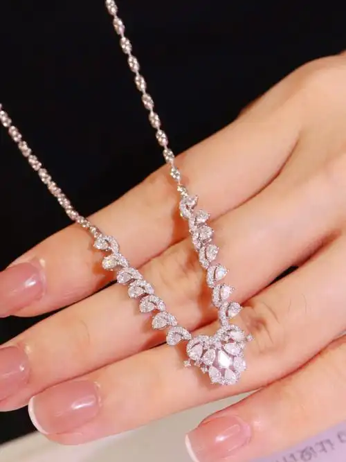 钻石项链
