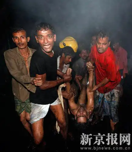 孟加拉国首都重大火灾死亡已逾百人(组图)